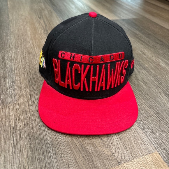 Chicago‎ Blackhawks New Era 9Fifty 2 Tone Red Black Snapback Hat Cap - Picture 1 of 11